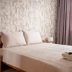 Center And Old Town Apartman *
